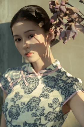 [YITUYU]艺图语 2025.08.27 旗袍  世上何来常青树 沈嘉禾 [16P-266MB]