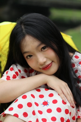 [YITUYU]艺图语 2025.07.18 彩色的阴天 春日纪野 [15P-128MB]