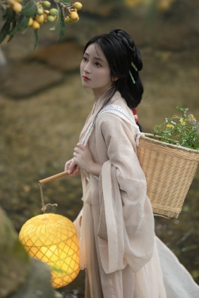 [YITUYU]艺图语 2025.08.13 初夏游张园 小温暖想要个大太阳 [17P-286MB]