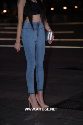 精选街拍视频 No.9912 铅笔牛仔裤 [132P-2.66GB]