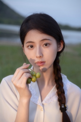 [YITUYU]艺图语 2025.07.09 夏望山楹，晨起侍花 慢声 [57P-454MB]