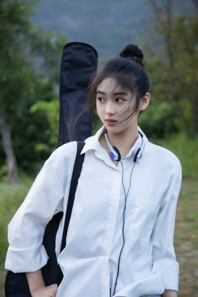 [YITUYU]艺图语 2025.09.24 吉他少女 林云思 [17P-104MB]