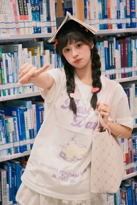 [YITUYU]艺图语 2025.06.28 一起看书啊 夏芋小年 [17P-398MB]