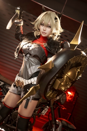 ZinieQ - Caesar King [42P5V-827MB]